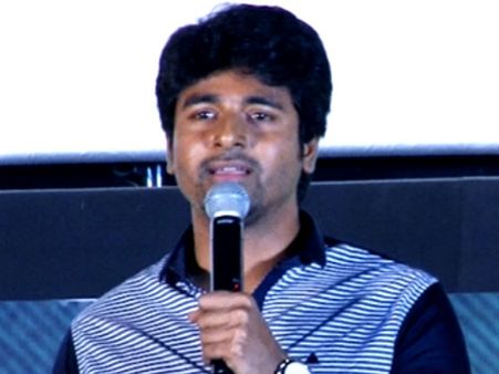 விக்ரம் இன்னும் இளமையாய் இருக்கார்... இருமுகன் ஆடியோவில் புகழ்ந்த சிவா- வீடியோ