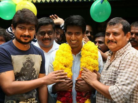 ஷூட்டிங் ஸ்பாட்டில் இன்ப அதிர்ச்சி: சூரியை கண்கலங்க வைத்த உதயநிதி