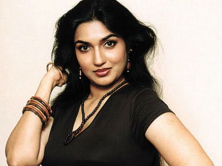 யூடியூபில் நடிகை சுகன்யாவின் நிர்வாண வீடியோ: பரபரக்கும் மலையாள மீடியா