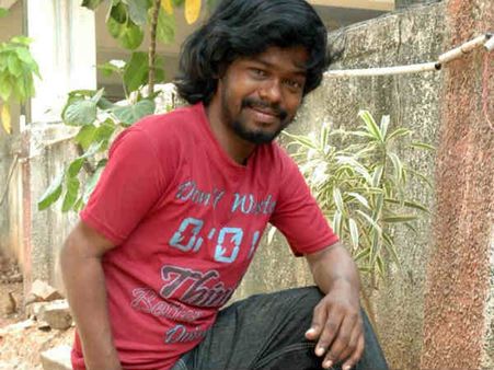 கிடைத்த வாய்ப்புகளை கோட்டை விட்டு ஓட்டலில் சர்வராக நிற்கும் நடிகர்!