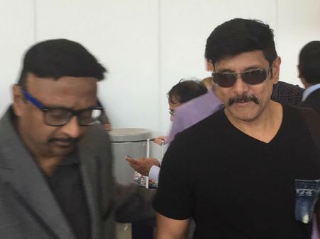 அமெரிக்காவில் ரசிகர்களை இன்சல்ட் செய்தாரா விக்ரம்?