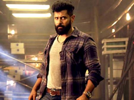 இருமுகன் பாக்ஸ் ஆபீஸ்... முதல் நாளில் மட்டும் ரூ 13 கோடி வசூலித்து சாதனை!