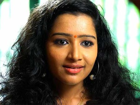 இலங்கை, திருச்செந்தூரில் வளரும் ‘காக்க காக்க' தொடர்!