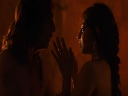 அமோக விற்பனையில் ராதிகா ஆப்தேவின் செக்ஸ் சிடி... போலீசில் புகார் செய்யப் போகிறாராம்!