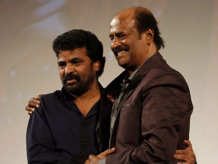 ஓட்டுக் கேட்டு நீங்க வருவீங்க.. பிரச்சினைன்னா ரஜினி வரணுமா.. வெக்கமா இல்ல? - இயக்குநர் அமீர்