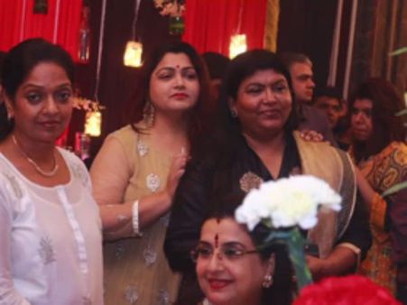 நடிகை ஸ்ரீபிரியா தம்பதியின் 25வது ஆண்டு திருமண நிகழ்ச்சி.. ஸ்டார்கள் பங்கேற்பு- வீடியோ