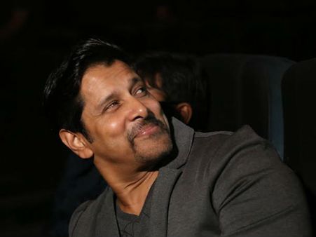 சாமி 2 வுக்கு முன்னாடி ஒரு படம்… விக்ரம் திட்டம்?