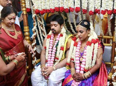 நடிகை ஜெயசித்ரா மகன் அம்ரீஷ்- கீர்த்தி ஹனுஷா திருமணம்!