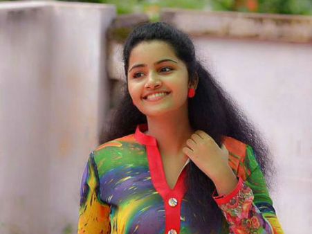 கொடி மூலம் தமிழுக்கு வரும் நஸ்ரியாவின் ஜெராக்ஸ் அனுபமா பரமேஸ்வரன்!