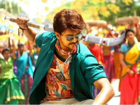 'விக்' வச்ச விஜய்... வெளியானது பைரவா புது ஸ்டில்கள்! #Bairava