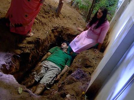 நம்பி கொலை... சத்யாவுக்கு சிறை.... தவிக்கும் பிரகாஷ்- தெய்வமகள் நம்.1