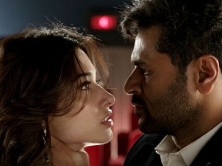 பிரபுதேவா, தமன்னாவின் 'தேவி' எப்படி இருக்கு?: ட்விட்டர் விமர்சனம்