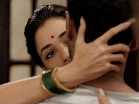 ட்விட்டர் மூலம் சொந்த செலவில் சூனியம் வைத்த தமன்னா