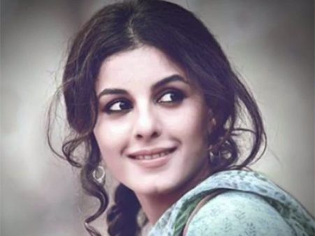 'தில்லு முல்லு' நடிகையின் வாவ், வவ்வாவ் படங்கள்: வீடியோ