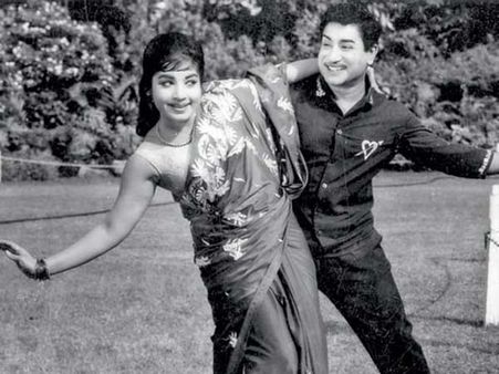 நடிகர் திலகம் சிவாஜி கணேசனை பேட்டி கண்ட ஜெயலலிதா... ஒரு ஃப்ளாஷ்பேக்