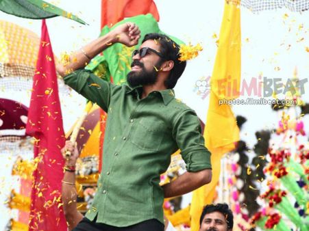 'கொடி'ய பறக்க விடுங்கப்பா!- ரசிகர்களிடம் 'சரண்டரான' தனுஷ்!! #dhanushkraja #Kodi