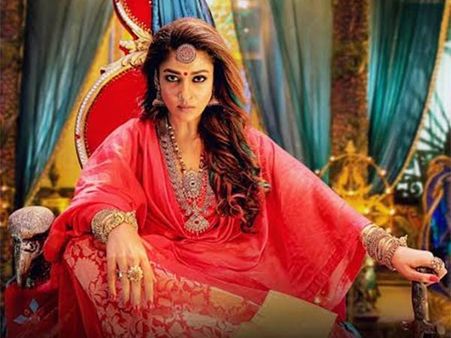 காஷ்மோரா ஸ்பெஷல்... 'ரத்னமகாதேவி' நயன்தாரா!