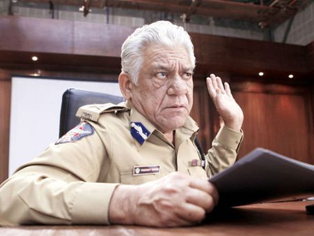 வீரர்களை ராணுவத்தில் நாமா சேரச் சொன்னோம்?: சீனியர் நடிகர் திமிர் பேச்சு