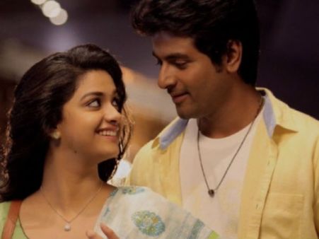 இன்று ஆயுத பூஜை ஸ்பெஷல் ரிலீஸ்... தேவி, ரெமோ, றெக்க!