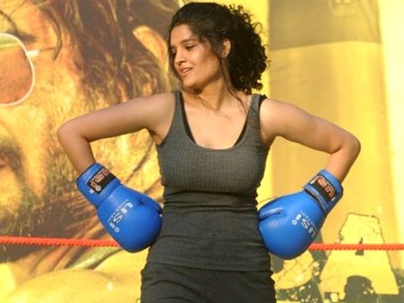 நடிப்புக்காக பாக்ஸிங்கை கைவிட்ட ரித்திகா சிங்!