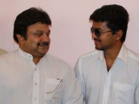 பிரபுவின் அன்னை இல்லத்தில் விஜய், செல்வராகவன் சந்திப்பு: நடந்தது என்ன?