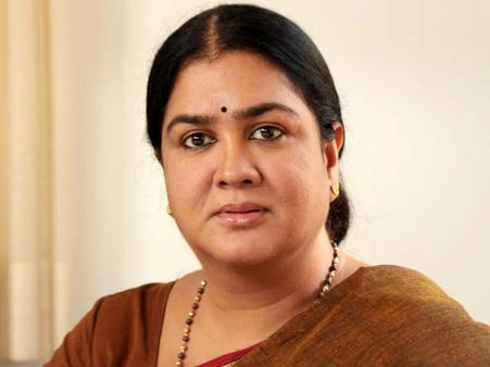 2 நாட்களில் 2 புகார்கள்: தம்பதிகளுக்கு பஞ்சாயத்து செய்யப் போய் பெரும் சிக்கலில் ஊர்வசி