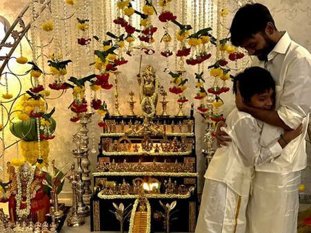 எங்கப்பா படத்தை எல்லாம் தயாரிக்க மாட்டீங்களோ?: தாணுவை கலாய்த்த தனுஷ் மகன்