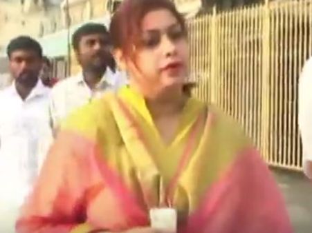 இந்த போட்டோவில் இருக்கும் விஜய் ஹீரோயினை தெரிகிறதா?