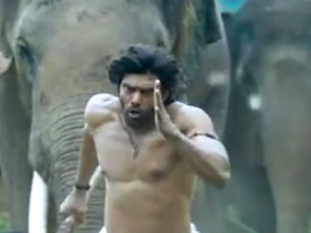 தெறிக்கும் கடம்பன் டீஸர்: பாராட்டுபவர்களுக்கு கை வலிக்க வலிக்க உம்மா கொடுக்கும் ஆர்யா