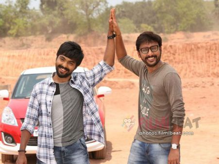 கடவுள் இருக்கான் குமாரில் ஸ்ருதியை கலாய்த்த ஆர்.ஜே. பாலாஜி