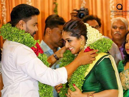 தன்னை 'அண்ணா' என கூப்பிடச் சொல்லிய காவ்யாவையே மணந்த நடிகர் திலீப்