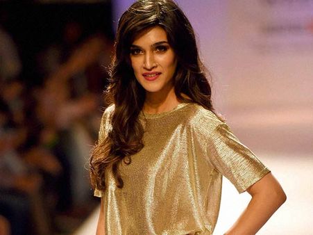 எத்தனை இரவு அழுதுகிட்டே தூங்கியிருக்கேன் தெரியுமா?: இளம் ஹீரோயின் பேட்டி