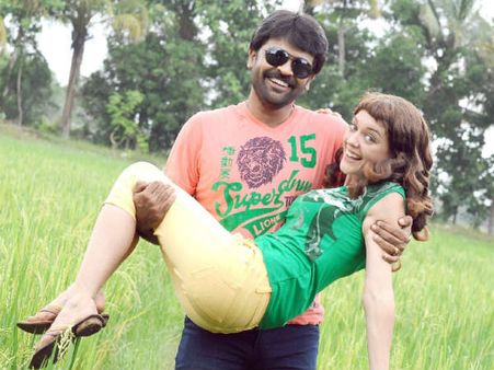 முத்தக்காட்சியை நீக்கிய பிறகு யு பெற்ற மேல் நாட்டு மருமகன்!