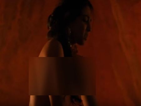 மீண்டும் வெளியாகின ராதிகா ஆப்தேவின் நிர்வாணப் படங்கள்!