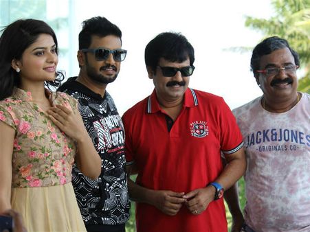 சக்க போடு போடு ராஜா... சந்தானத்துடன் இணையும் விவேக்!