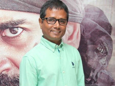 500, 1000 ரூபாய் ஒழிப்பு: மோடியால் சூப்பர் பிரபலமான 'பிச்சைக்காரன்' சசி என்ன சொல்கிறார்?