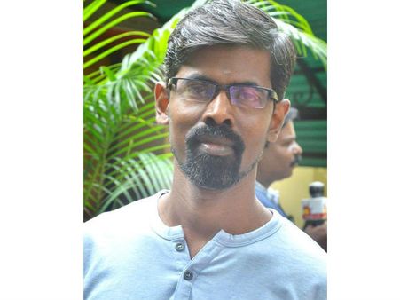 பாடலாசிரியர்களுக்கு துரோகம் செய்யாதீர்கள்!