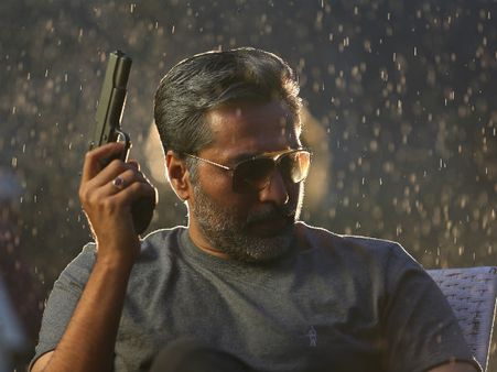 துருவங்கள் பதினாறு விமர்சனம்