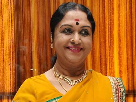 ஜெயலலிதா ஒரு பெரிய தெய்வம், தேவதை: நடிகை சரோஜா தேவி உருக்கம்