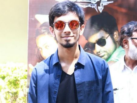 முன்னாள் காதலியை வேறு ஆணுடன் பாரில் பார்த்தேன்: அனிருத்