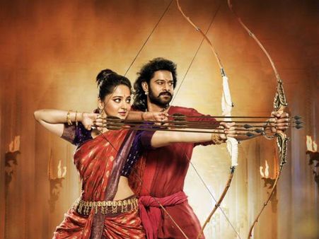 அனுஷ்காவுடன் அம்பு விடும் பிரபாஸ்.... பாகுபலி 2 தமிழ் டிசைன் வெளியானது!