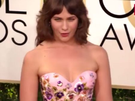 அடக்கருமமே, இந்த நடிகைக்கு எதற்காக கொலை மிரட்டல் விடுத்திருக்காங்கன்னு பாருங்க!