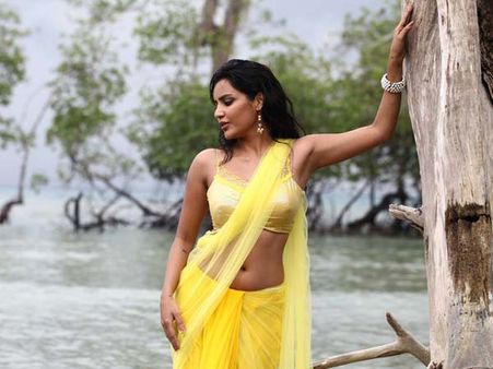 ஒத்தைக்கு ஒத்த ஆட ப்ரியா ஆனந்தை பரிந்துரைத்த அதர்வா?