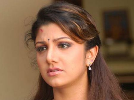 விவாகரத்து வழக்கில் ஆஜராகாத நடிகை ரம்பாவுக்கு நீதிமன்றம் கண்டனம்