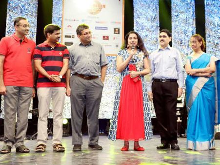 சாகாவரம்.... உடல் தானம் செய்த மணிரத்னம் - சுஹாசினி!