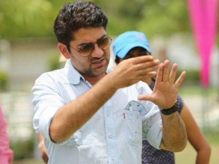 பிரபல டிவி சீரியல் இயக்குனர் வழுக்கி விழுந்து மரணம்