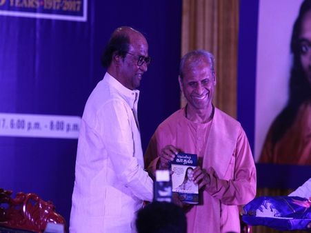 புத்தக வெளியீட்டு விழாவில் ரஜினி சொன்ன ராஜா-மந்திரி கதை இதுதான்!