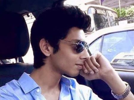 தனுஷுக்கு போட்டியாக மஸ்டாங் கார் வாங்கிய அனிருத்!