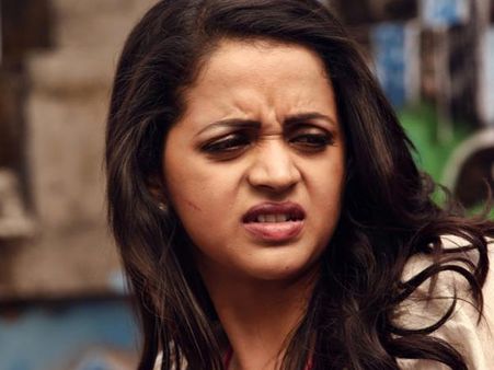 பாவனாவை அசிங்கப்படுத்த நான் ஆள் அனுப்பவில்லை: பதறும் வாரிசு நடிகர்