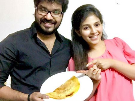 இனி தோசை சுடுவியா, சுடுவியா?: ஃபீல் பண்ணும் ஜெய்